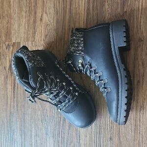 New black boots
